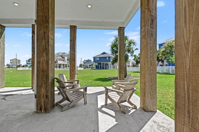 3918 Palmdale Court, Galveston, TX 77554