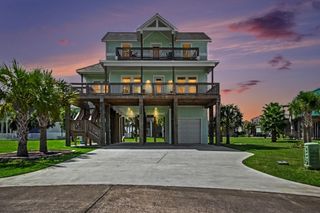 3918 Palmdale Court, Galveston, TX 77554
