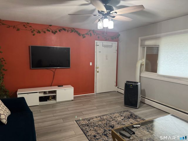 44 Racebrook Road B, East Hartford, CT 06108