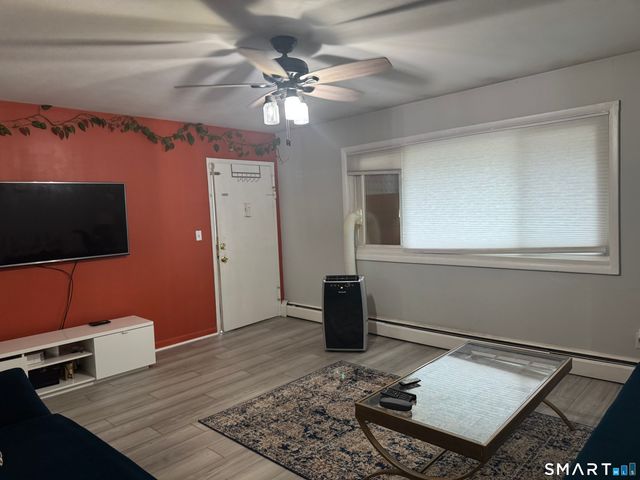 44 Racebrook Road B, East Hartford, CT 06108