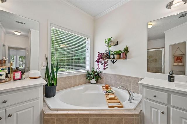399 Laurel Oaks Lane, Jefferson, GA 30549