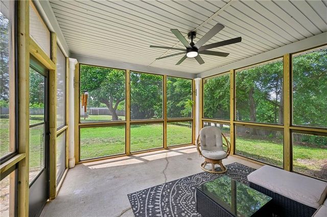 399 Laurel Oaks Lane, Jefferson, GA 30549