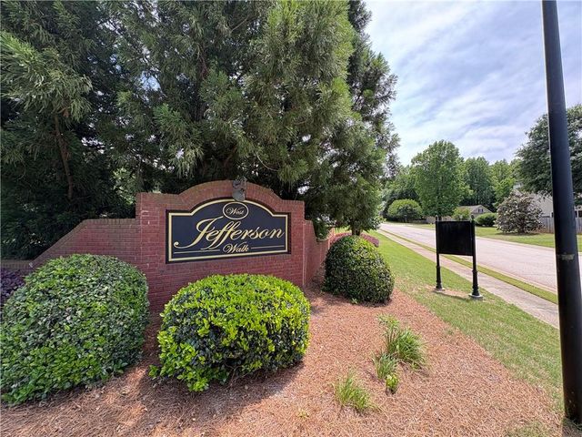 399 Laurel Oaks Lane, Jefferson, GA 30549