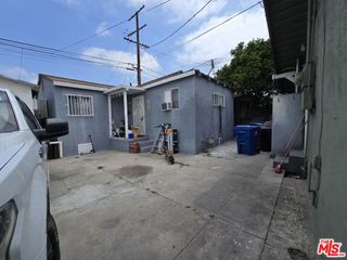 223 E 74th Street, Los Angeles, CA 90003