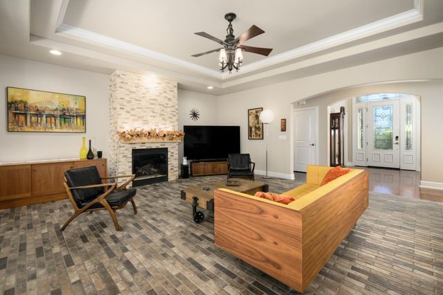 548 Crazy Horse Ct, Cameron Park, CA 95682