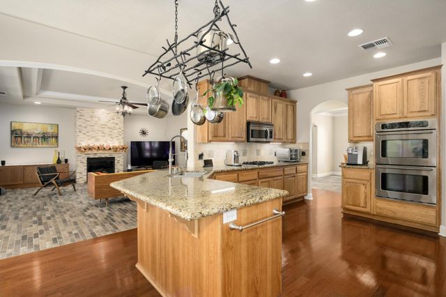 548 Crazy Horse Ct, Cameron Park, CA 95682
