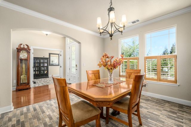 548 Crazy Horse Ct, Cameron Park, CA 95682