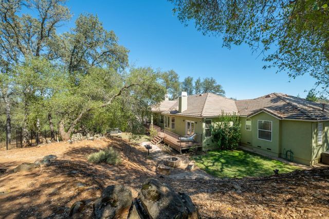 548 Crazy Horse Ct, Cameron Park, CA 95682