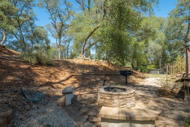 548 Crazy Horse Ct, Cameron Park, CA 95682