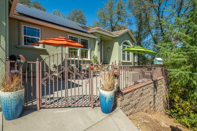548 Crazy Horse Ct, Cameron Park, CA 95682