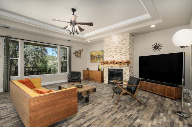 548 Crazy Horse Ct, Cameron Park, CA 95682