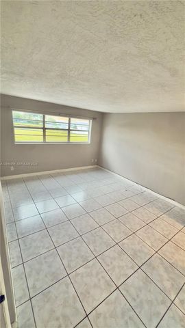 1855 NE 121st St 16, North Miami, FL 33181