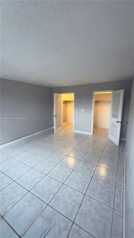 1855 NE 121st St 16, North Miami, FL 33181
