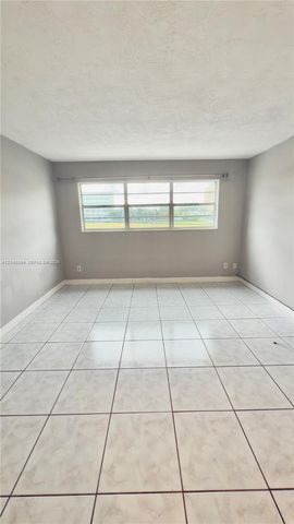 1855 NE 121st St 16, North Miami, FL 33181