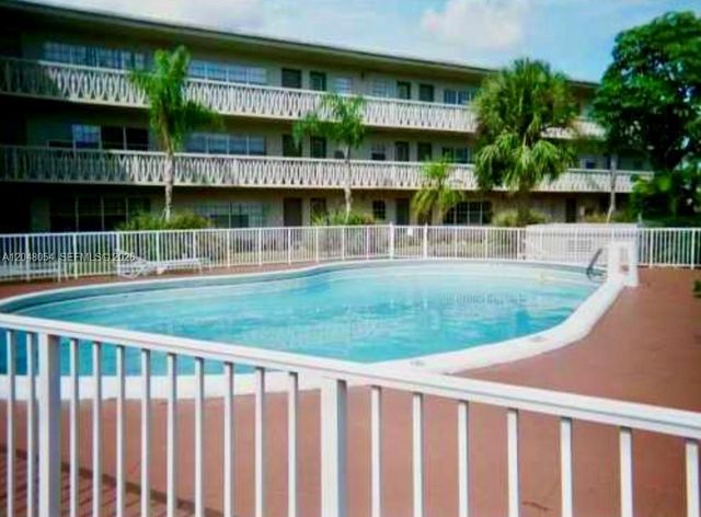 1855 NE 121st St 16, North Miami, FL 33181