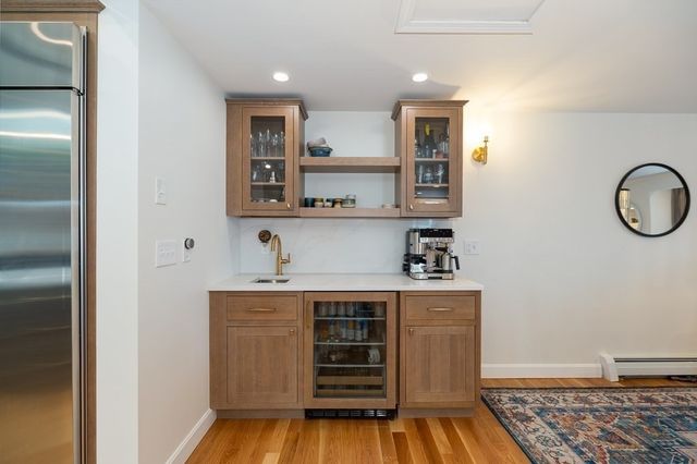 4 Ciaramitaro Ct, Gloucester, MA 01930