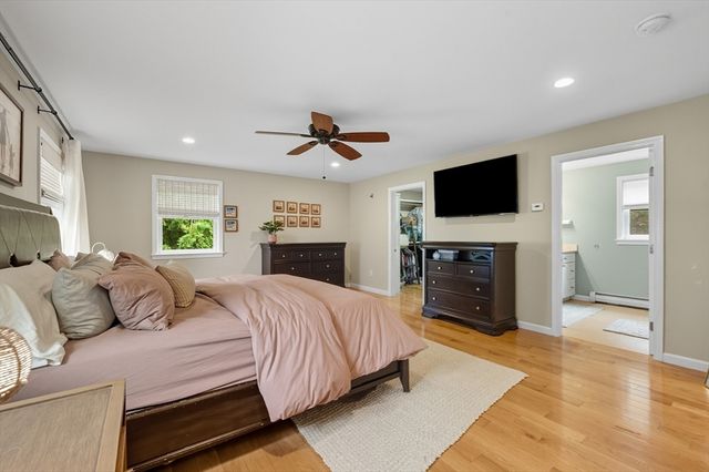 4 Ciaramitaro Ct, Gloucester, MA 01930