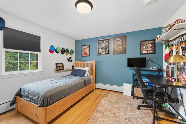 4 Ciaramitaro Ct, Gloucester, MA 01930