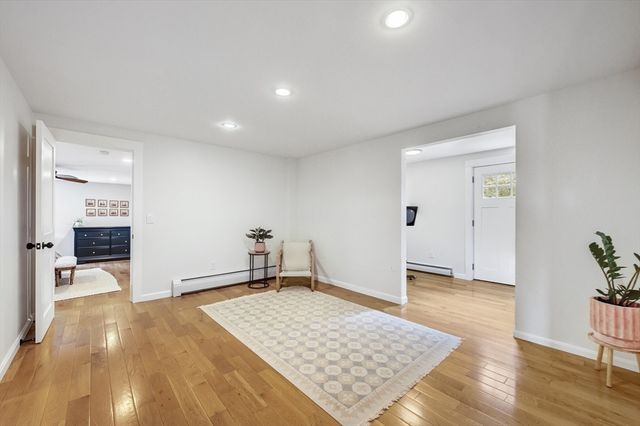 4 Ciaramitaro Ct, Gloucester, MA 01930