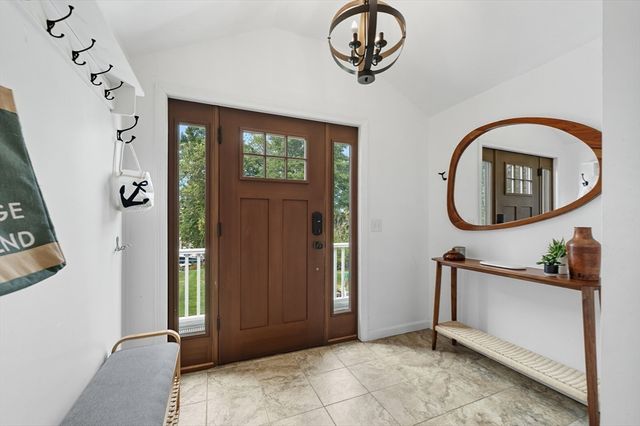 4 Ciaramitaro Ct, Gloucester, MA 01930