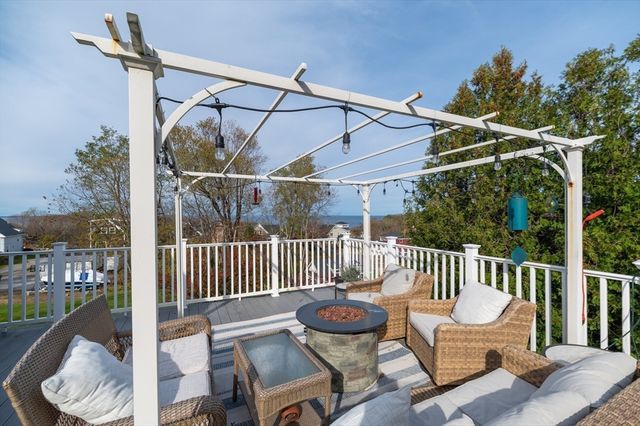 4 Ciaramitaro Ct, Gloucester, MA 01930
