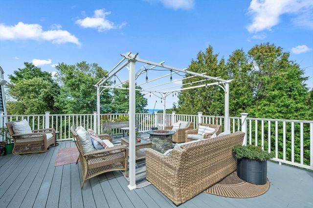4 Ciaramitaro Ct, Gloucester, MA 01930