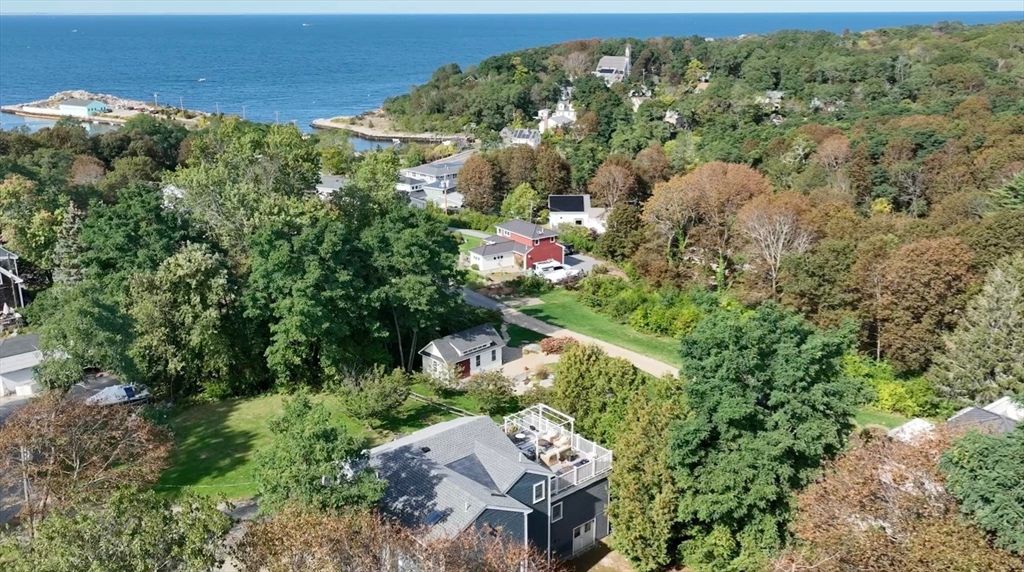 4 Ciaramitaro Ct, Gloucester, MA 01930