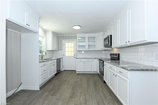 3506 Treeview Lane, Browns Summit, NC 27214