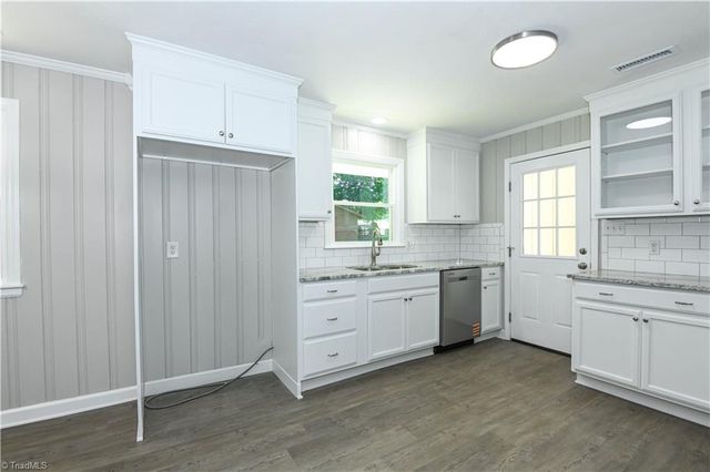 3506 Treeview Lane, Browns Summit, NC 27214
