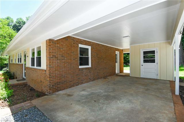 3506 Treeview Lane, Browns Summit, NC 27214
