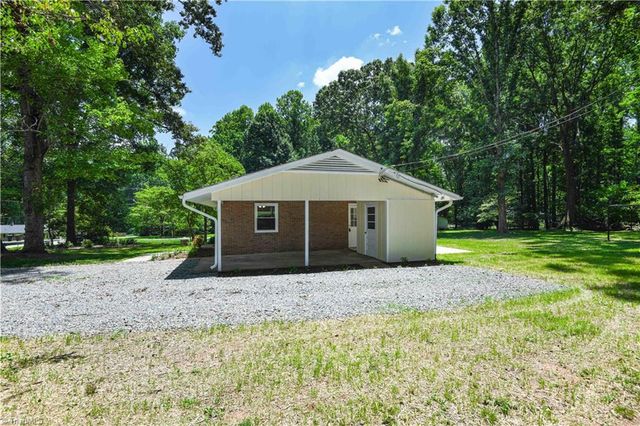 3506 Treeview Lane, Browns Summit, NC 27214