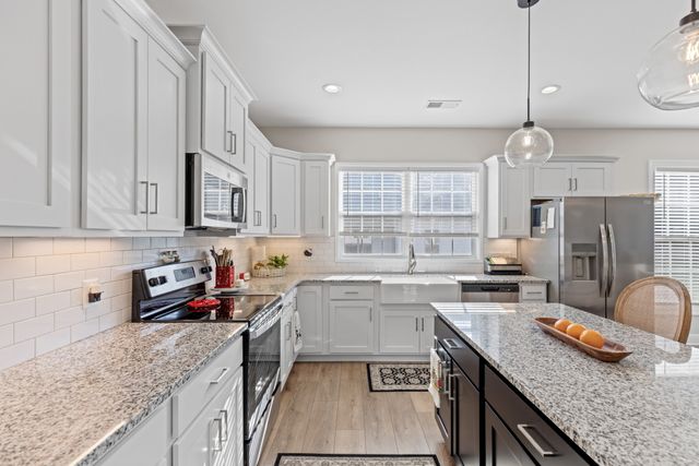 1147 Malinda Ln, Greenbrier, TN 37073