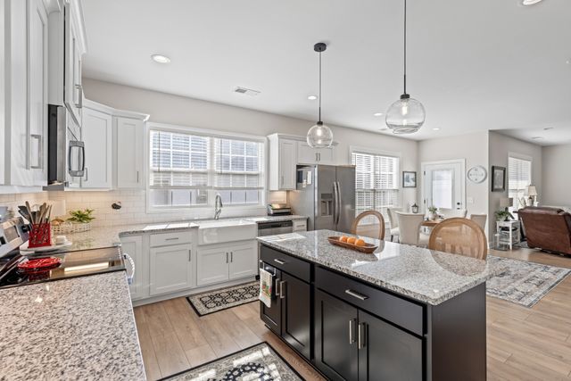 1147 Malinda Ln, Greenbrier, TN 37073