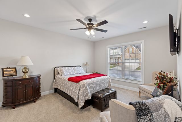 1147 Malinda Ln, Greenbrier, TN 37073