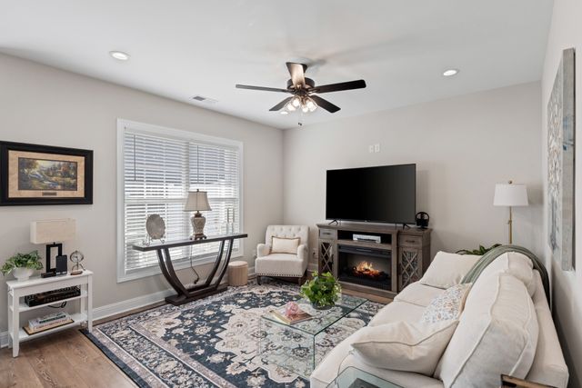1147 Malinda Ln, Greenbrier, TN 37073