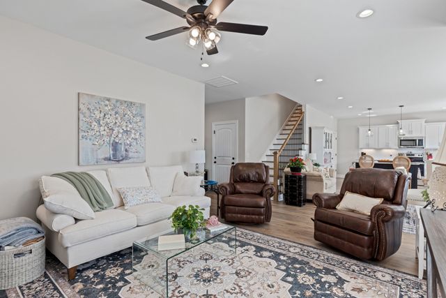 1147 Malinda Ln, Greenbrier, TN 37073