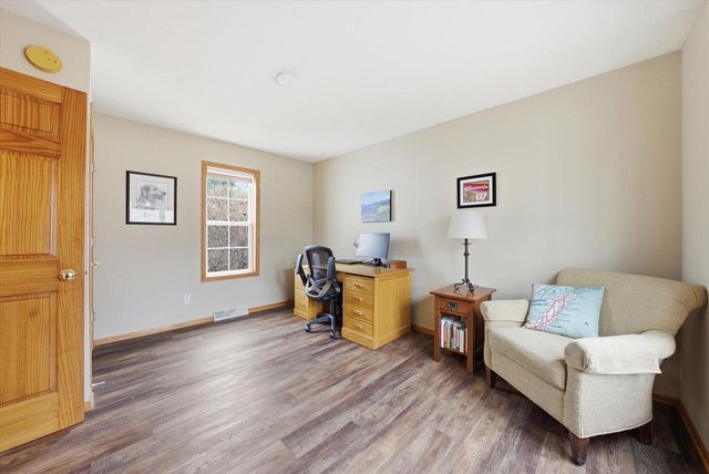 944 Ridgeway CIRCLE, Fredonia, WI 53021