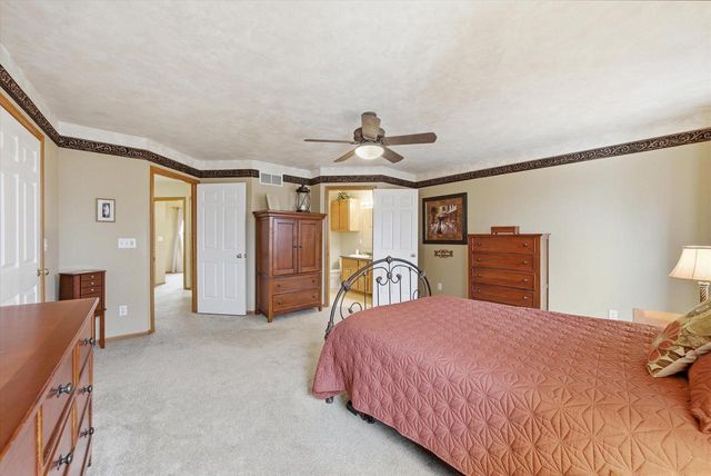 944 Ridgeway CIRCLE, Fredonia, WI 53021