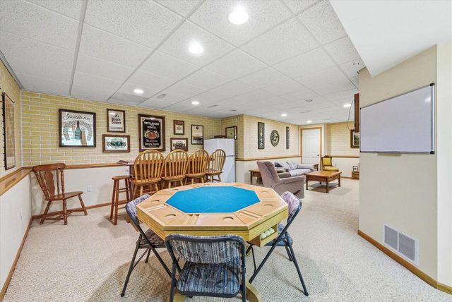 944 Ridgeway CIRCLE, Fredonia, WI 53021