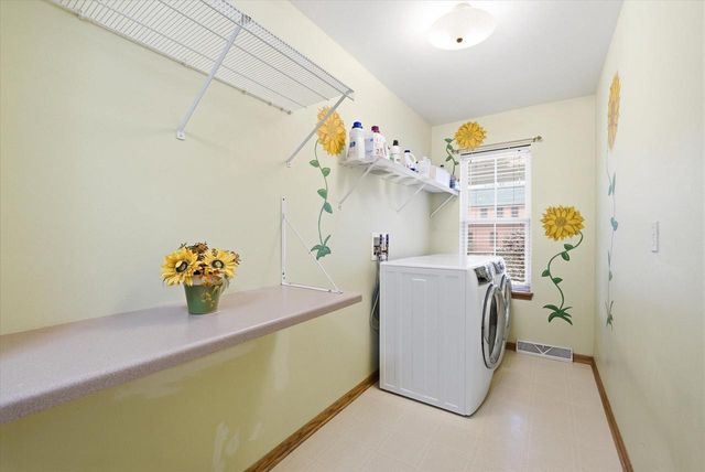 944 Ridgeway CIRCLE, Fredonia, WI 53021