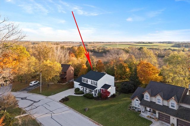 944 Ridgeway CIRCLE, Fredonia, WI 53021