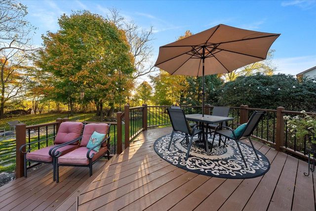 944 Ridgeway CIRCLE, Fredonia, WI 53021