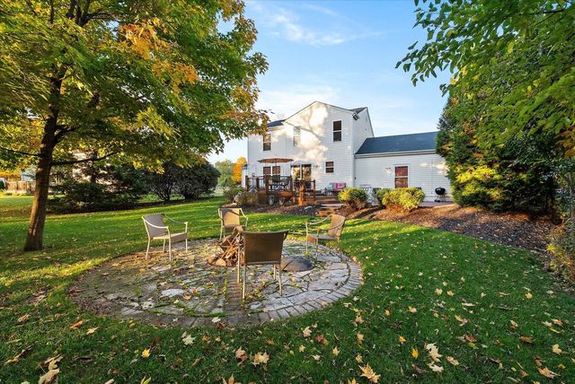 944 Ridgeway CIRCLE, Fredonia, WI 53021