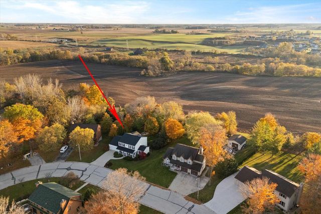944 Ridgeway CIRCLE, Fredonia, WI 53021