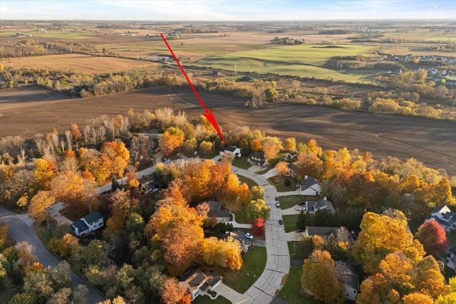 944 Ridgeway CIRCLE, Fredonia, WI 53021