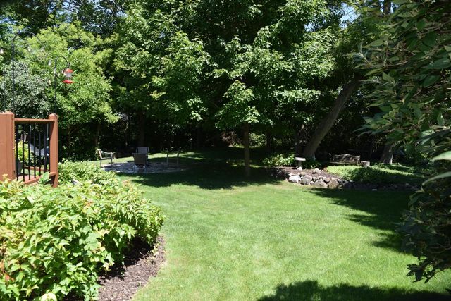 944 Ridgeway CIRCLE, Fredonia, WI 53021