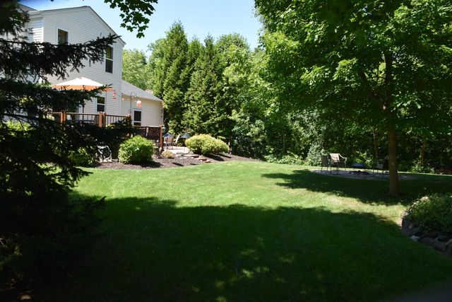 944 Ridgeway CIRCLE, Fredonia, WI 53021