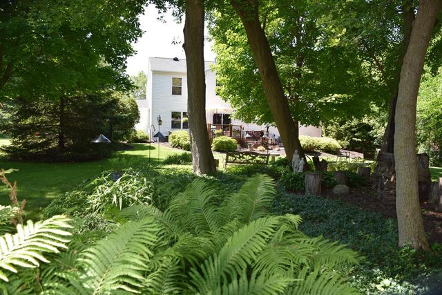 944 Ridgeway CIRCLE, Fredonia, WI 53021