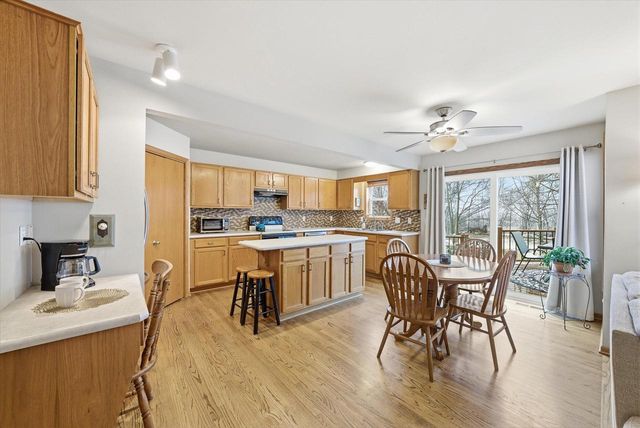 944 Ridgeway CIRCLE, Fredonia, WI 53021