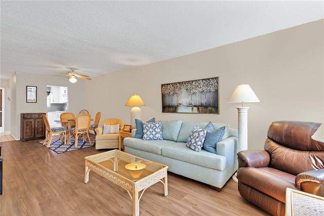 1100 N Ponce De Leon Circle 203, Vero Beach, FL 32960